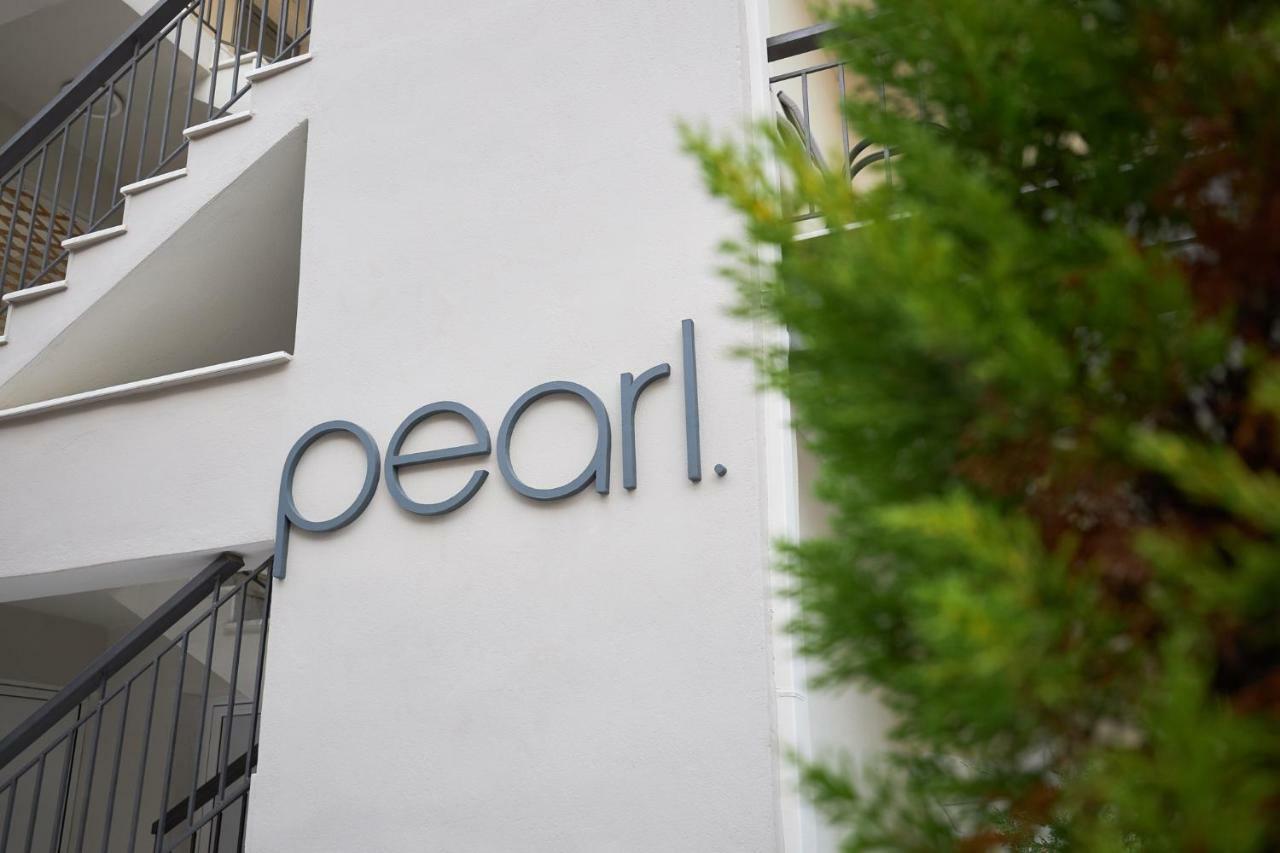 Pearl Apartments Ofrinion Exterior photo